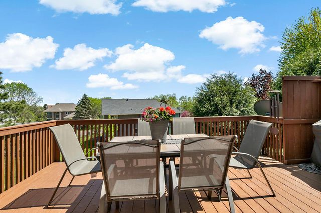 8923 Highland Bay, Woodbury, MN 55125