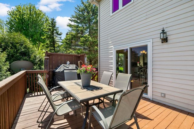 8923 Highland Bay, Woodbury, MN 55125