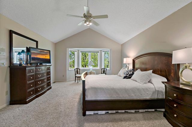 8923 Highland Bay, Woodbury, MN 55125