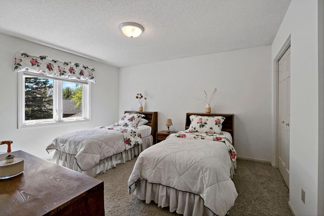 8923 Highland Bay, Woodbury, MN 55125