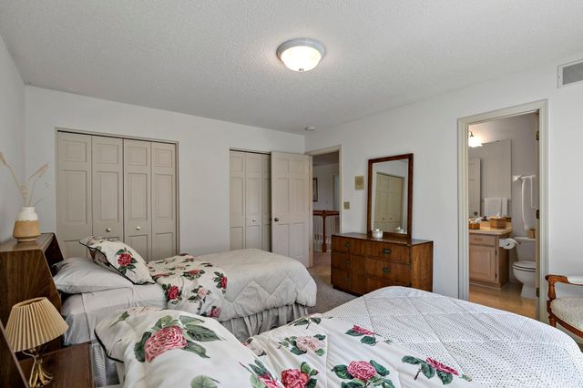 8923 Highland Bay, Woodbury, MN 55125