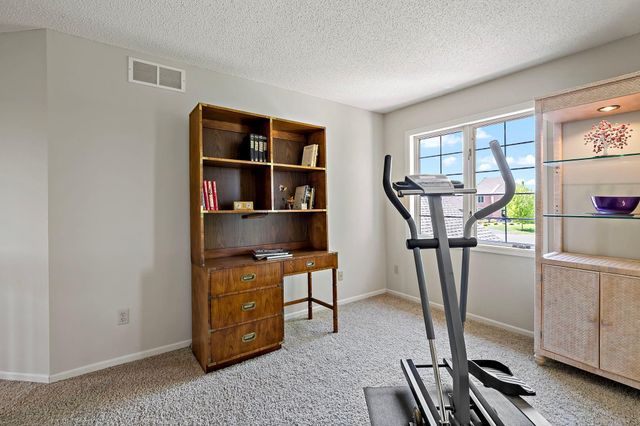 8923 Highland Bay, Woodbury, MN 55125