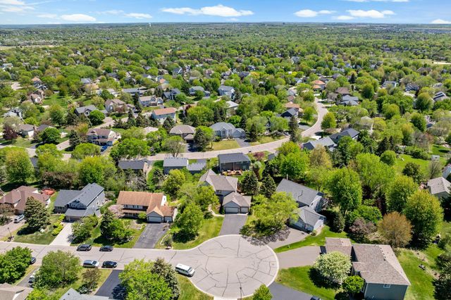 8923 Highland Bay, Woodbury, MN 55125