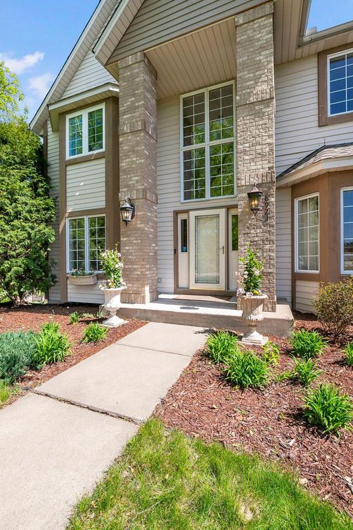 8923 Highland Bay, Woodbury, MN 55125