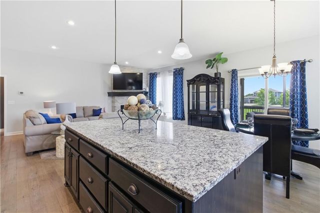 16989 S Heatherwood Street, Olathe, KS 66062
