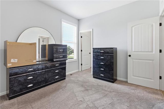16989 S Heatherwood Street, Olathe, KS 66062