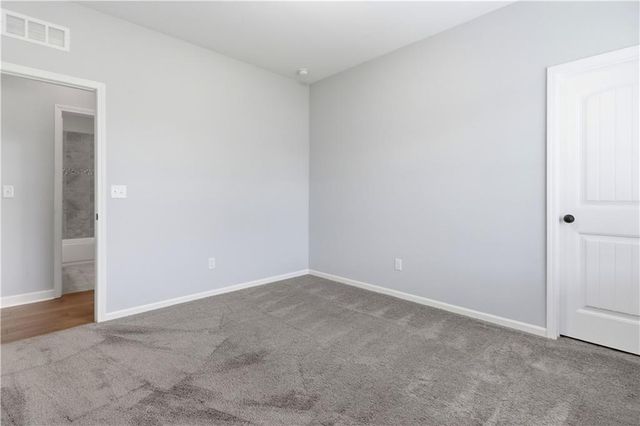 16989 S Heatherwood Street, Olathe, KS 66062