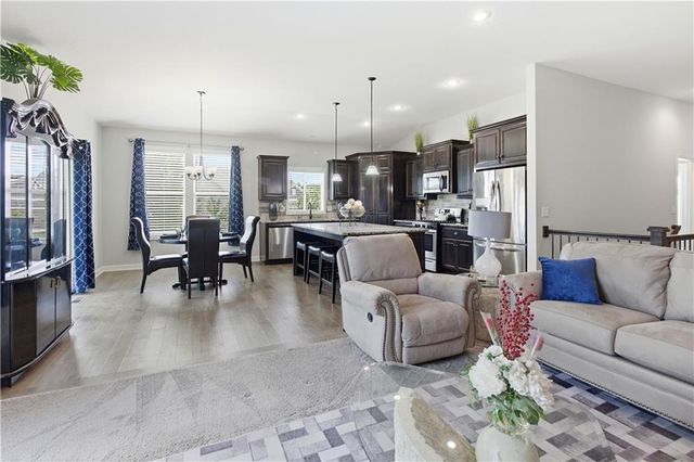 16989 S Heatherwood Street, Olathe, KS 66062