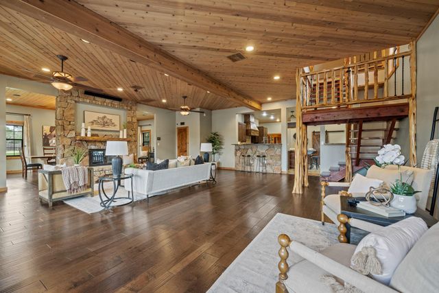 19505 Fm 150 W, Driftwood, TX 78619