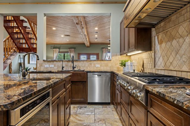 19505 Fm 150 W, Driftwood, TX 78619