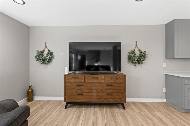 2731 Brackenwood Drive, Snellville, GA 30039