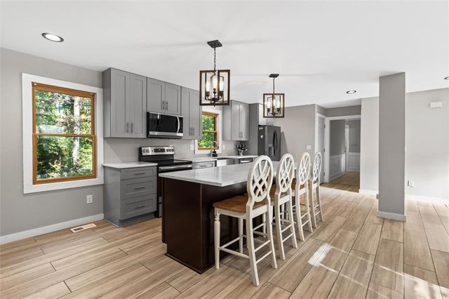 2731 Brackenwood Drive, Snellville, GA 30039