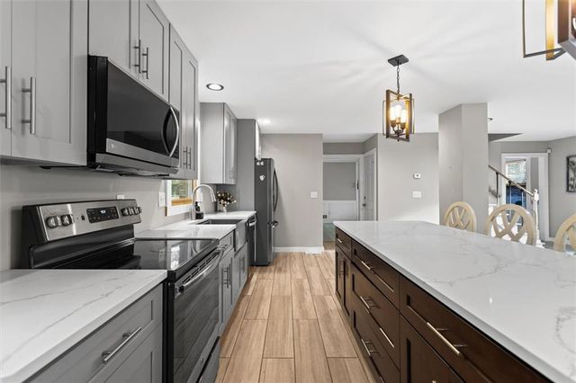 2731 Brackenwood Drive, Snellville, GA 30039