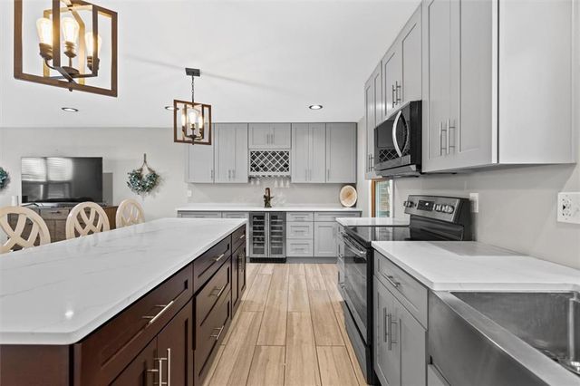 2731 Brackenwood Drive, Snellville, GA 30039