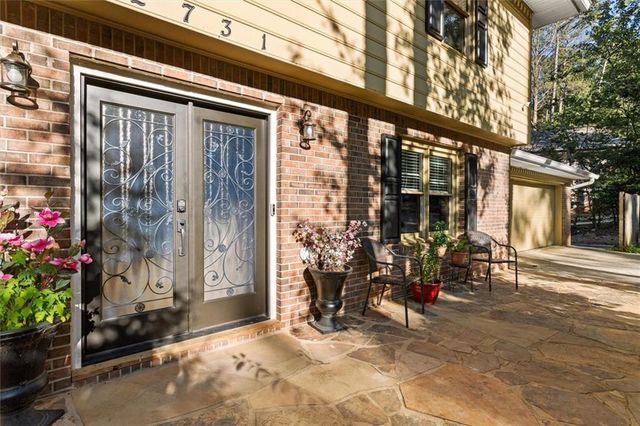 2731 Brackenwood Drive, Snellville, GA 30039