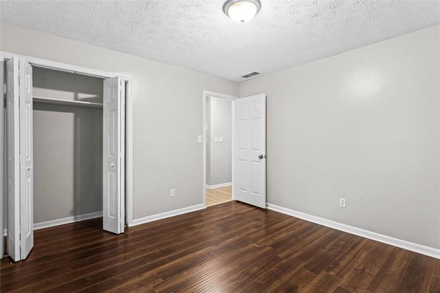 2731 Brackenwood Drive, Snellville, GA 30039