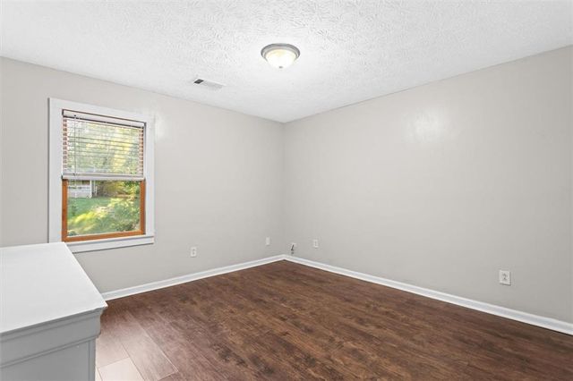 2731 Brackenwood Drive, Snellville, GA 30039