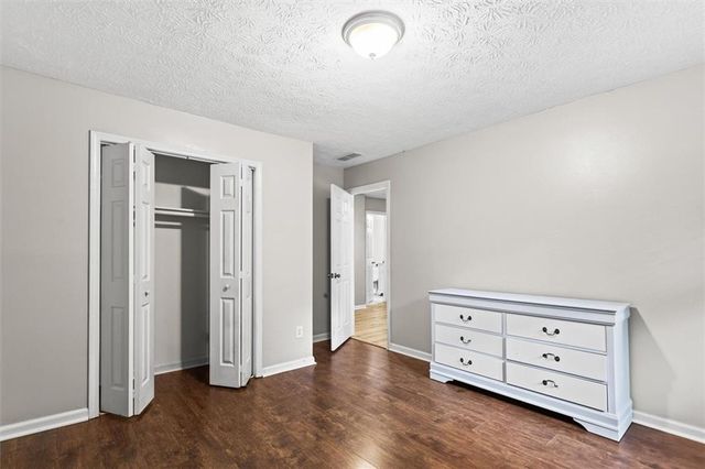 2731 Brackenwood Drive, Snellville, GA 30039