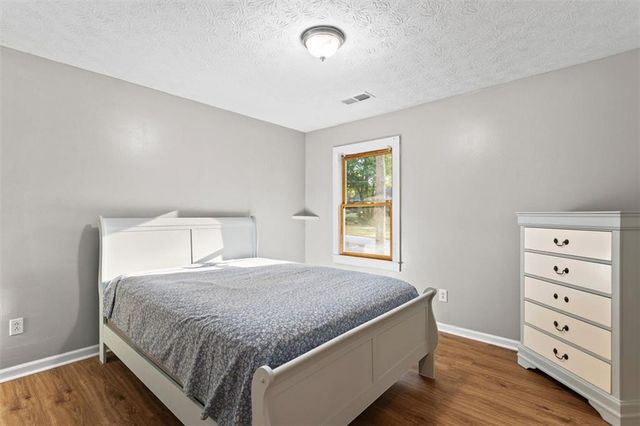 2731 Brackenwood Drive, Snellville, GA 30039