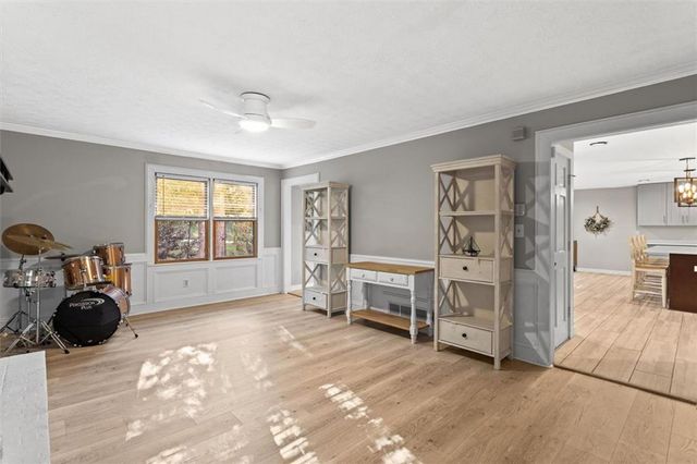 2731 Brackenwood Drive, Snellville, GA 30039