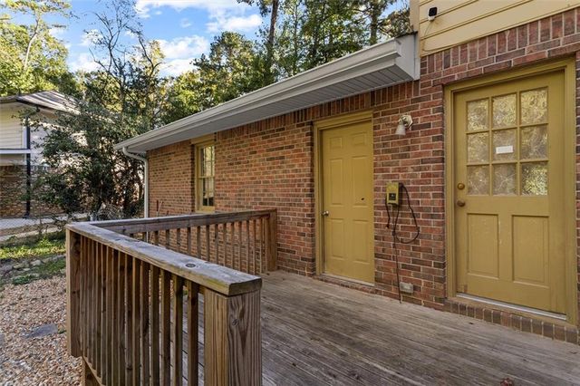 2731 Brackenwood Drive, Snellville, GA 30039