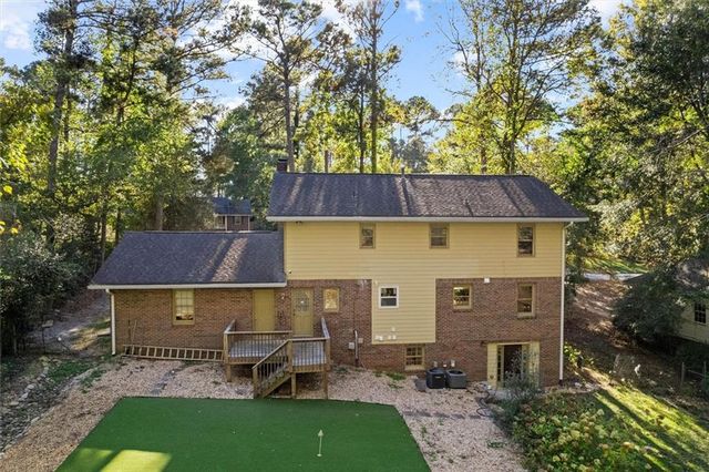 2731 Brackenwood Drive, Snellville, GA 30039