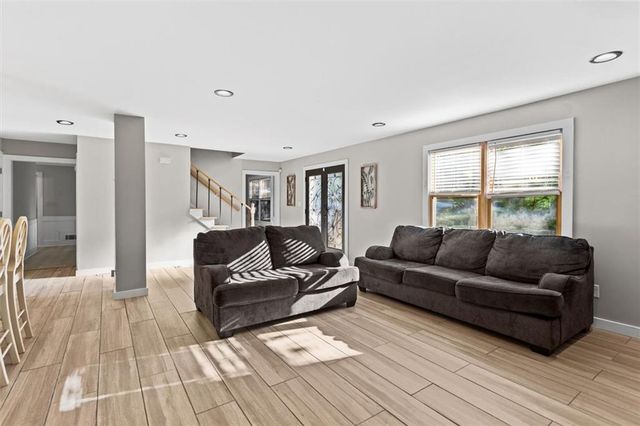 2731 Brackenwood Drive, Snellville, GA 30039