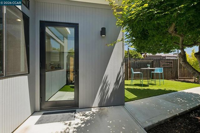 1237 Lancashire Dr, Concord, CA 94518