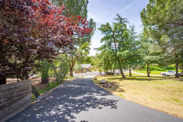 1511 Trading Post Ct, Cool, CA 95614