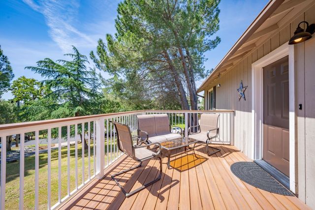 1511 Trading Post Ct, Cool, CA 95614