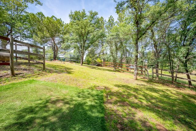 1511 Trading Post Ct, Cool, CA 95614