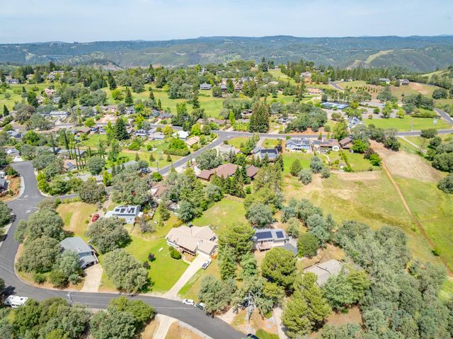 1511 Trading Post Ct, Cool, CA 95614