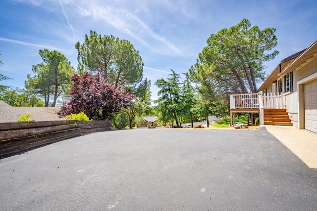 1511 Trading Post Ct, Cool, CA 95614