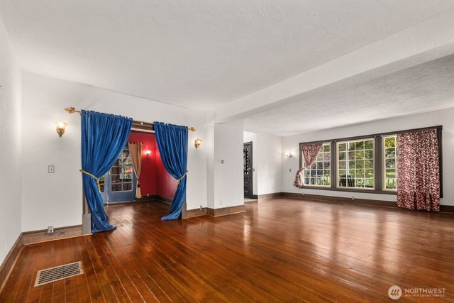 13130 SW 261st Place, Vashon, WA 98070