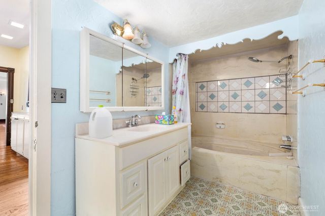 13130 SW 261st Place, Vashon, WA 98070