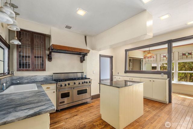 13130 SW 261st Place, Vashon, WA 98070