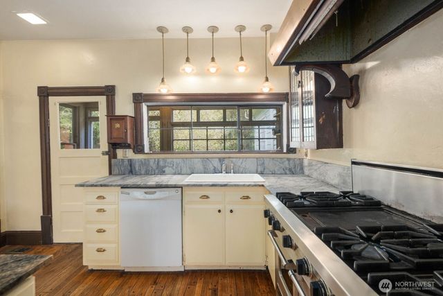 13130 SW 261st Place, Vashon, WA 98070