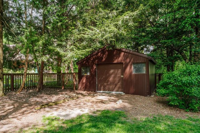 2045 Hawthorne DRIVE, Elm Grove, WI 53122