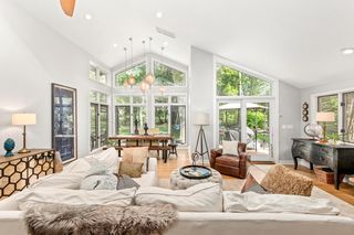2045 Hawthorne DRIVE, Elm Grove, WI 53122