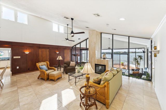 2414 Baycrest Drive, Houston, TX 77058