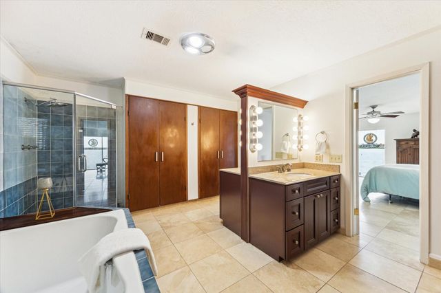 2414 Baycrest Drive, Houston, TX 77058