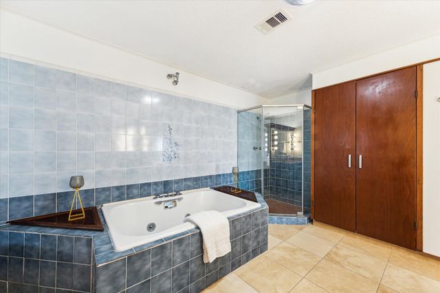 2414 Baycrest Drive, Houston, TX 77058