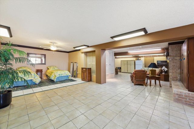 2414 Baycrest Drive, Houston, TX 77058