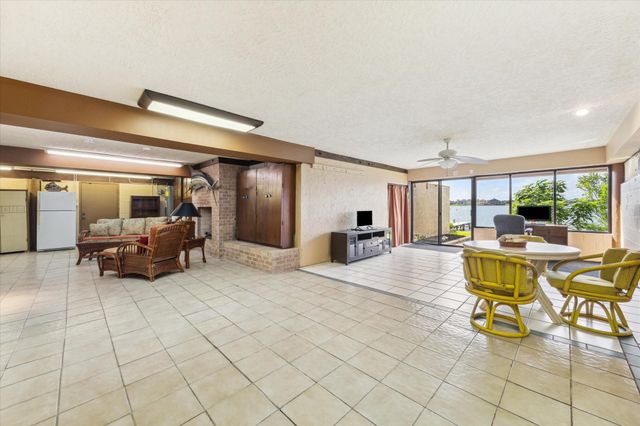2414 Baycrest Drive, Houston, TX 77058