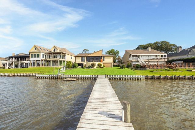 2414 Baycrest Drive, Houston, TX 77058