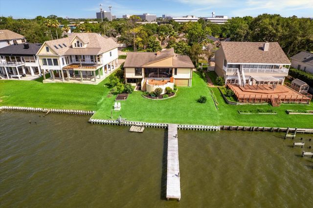 2414 Baycrest Drive, Houston, TX 77058