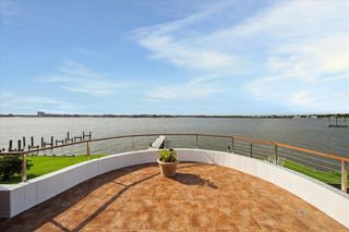 2414 Baycrest Drive, Houston, TX 77058