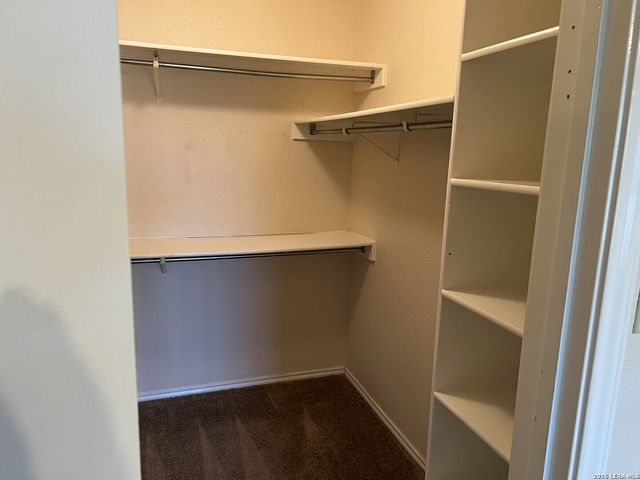 7 Latrobe Post, San Antonio, TX 78240