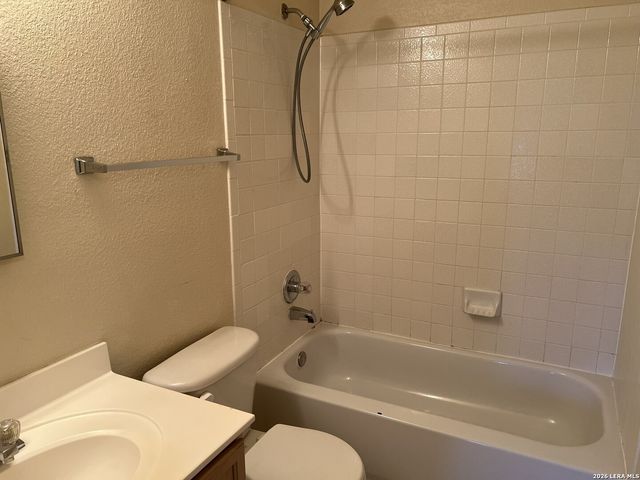 7 Latrobe Post, San Antonio, TX 78240