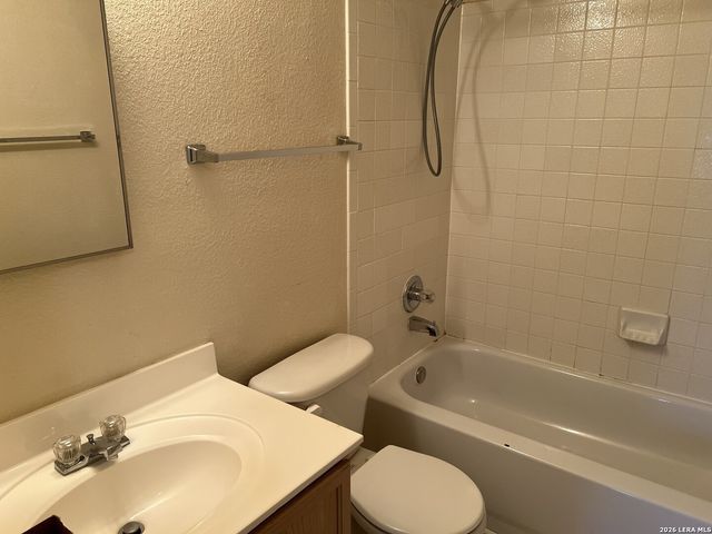 7 Latrobe Post, San Antonio, TX 78240